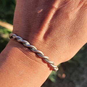 Vintage Southwestern 925 sterling silver handwrought twist silver bracelet cuff